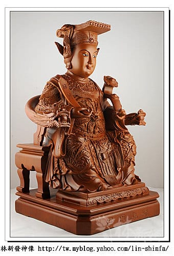 神像-一尺六梢楠木-龍鳳袍媽祖(特殊奏板如意體)