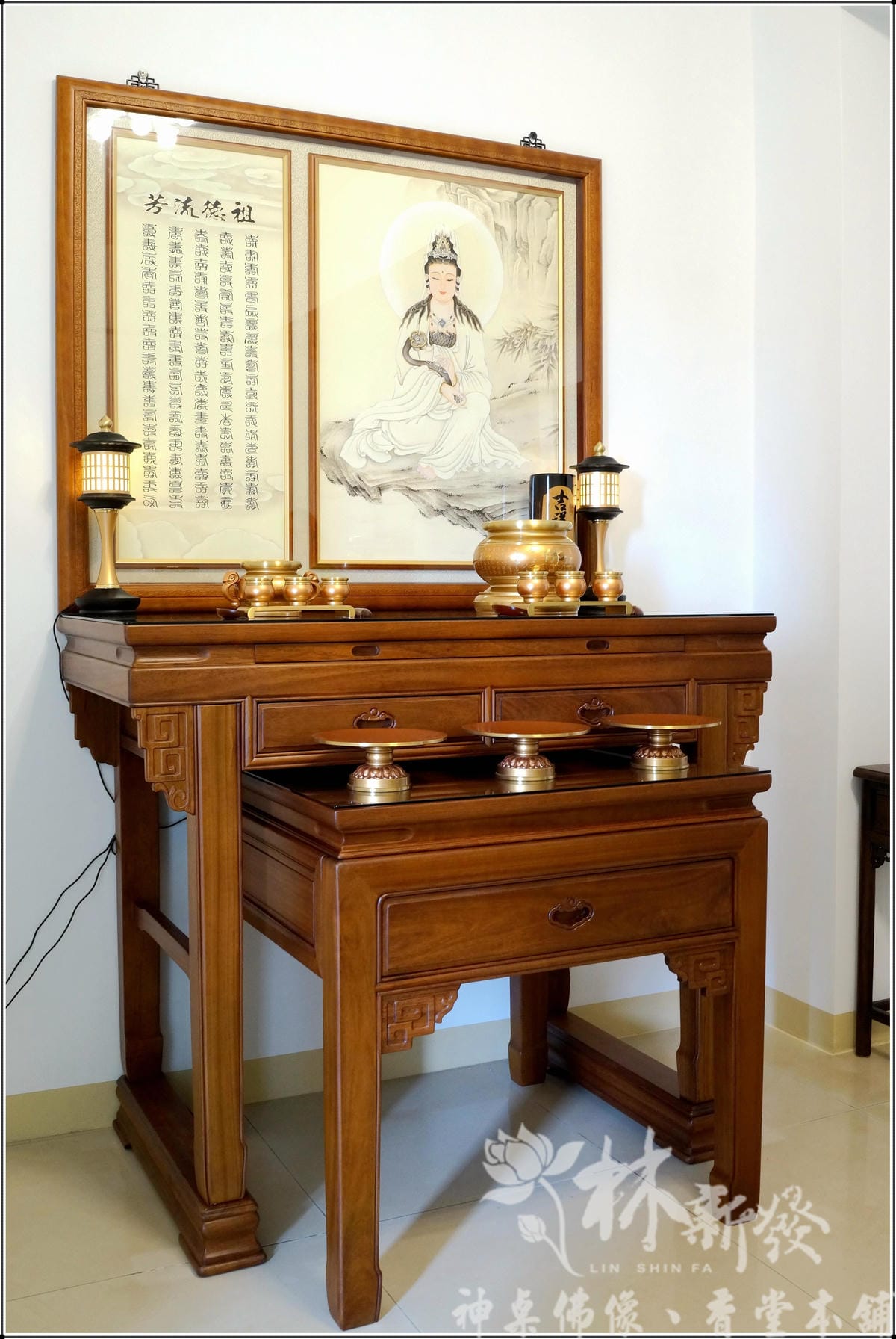 神桌-四尺二黃金檀-明式經典款神桌(一貫道雕刻背板/如意觀音手繪聯) - 林新發神桌佛俱 | 台灣.南崁