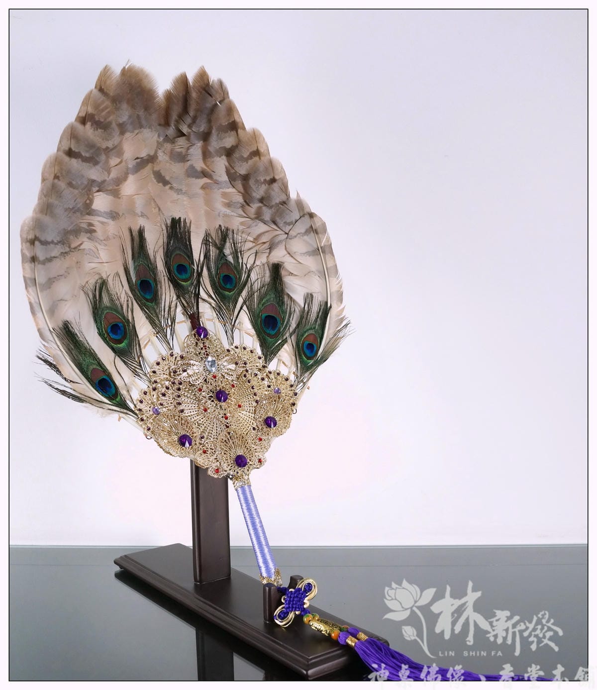 林新發-台灣手工柳絲作品-天然羽毛禪師法扇-02_nEO_IMG.jpg 林新發-台灣手工柳絲作品-天然羽毛禪師法扇-02_nEO_IMG.jpg