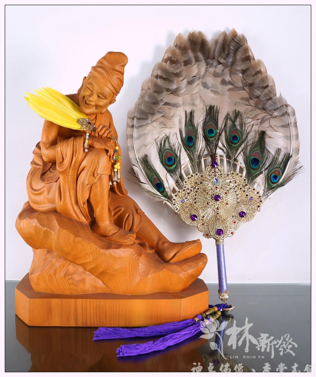 林新發-台灣手工柳絲作品-天然羽毛禪師法扇-01_nEO_IMG.jpg 林新發-台灣手工柳絲作品-天然羽毛禪師法扇-01_nEO_IMG.jpg
