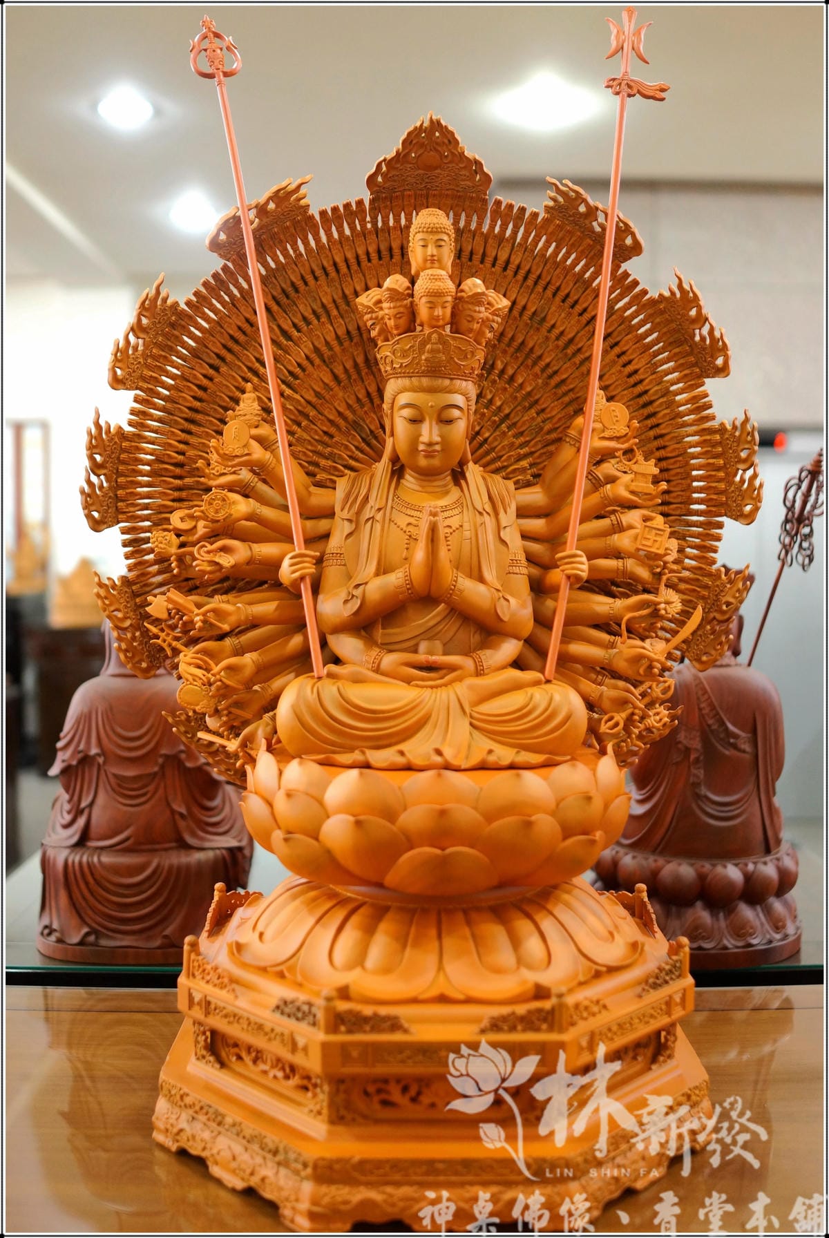 新發神藝-千手千眼觀世音(香樟木/二尺二作品)