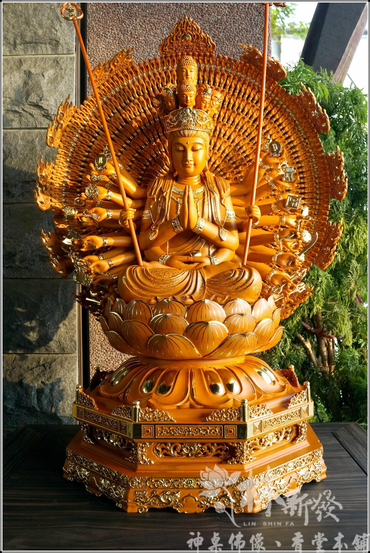 新發神藝-千手千眼觀世音(香樟木/二尺二作品)
