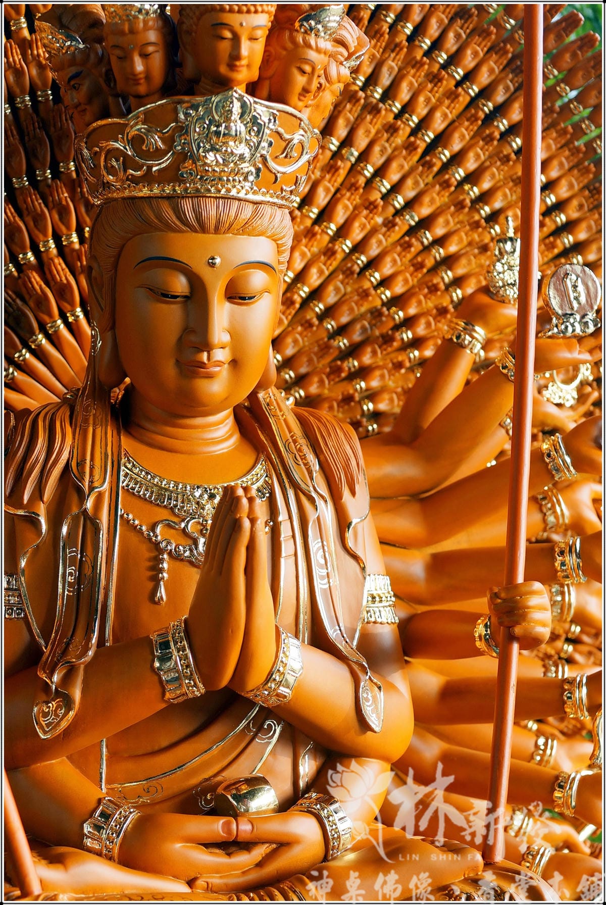新發神藝-二尺二千手觀音-八吉祥座-006.JPG