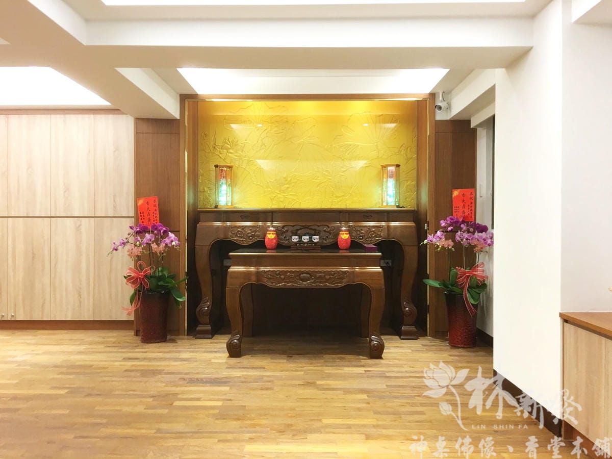 烏心石中肚蓮花神桌（台灣手工製做%2F台灣手工十三道工法生漆）