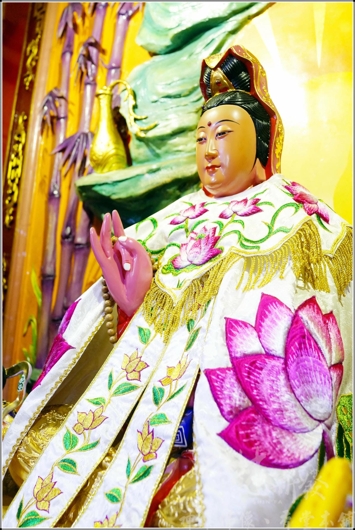 眾神新衣-觀音衣．太子甲．土地衣．聖母袍．王爺龍袍