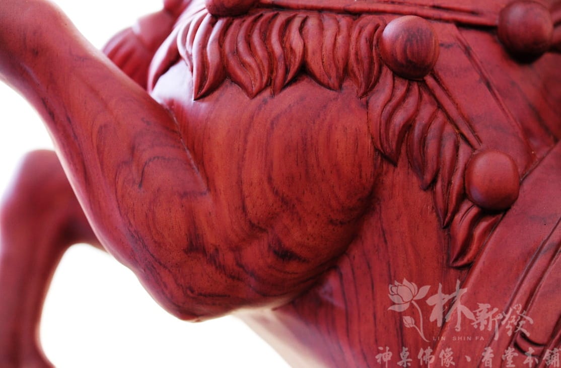林新發作品-一尺六紅檀木-馬中赤兔_2.jpg 林新發作品-一尺六紅檀木-馬中赤兔_2.jpg