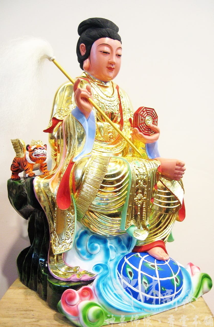 新發神藝-地母娘娘(自在體.橘袍/原色/金身創作) 新發神藝-地母娘娘(自在體.橘袍/原色/金身創作)