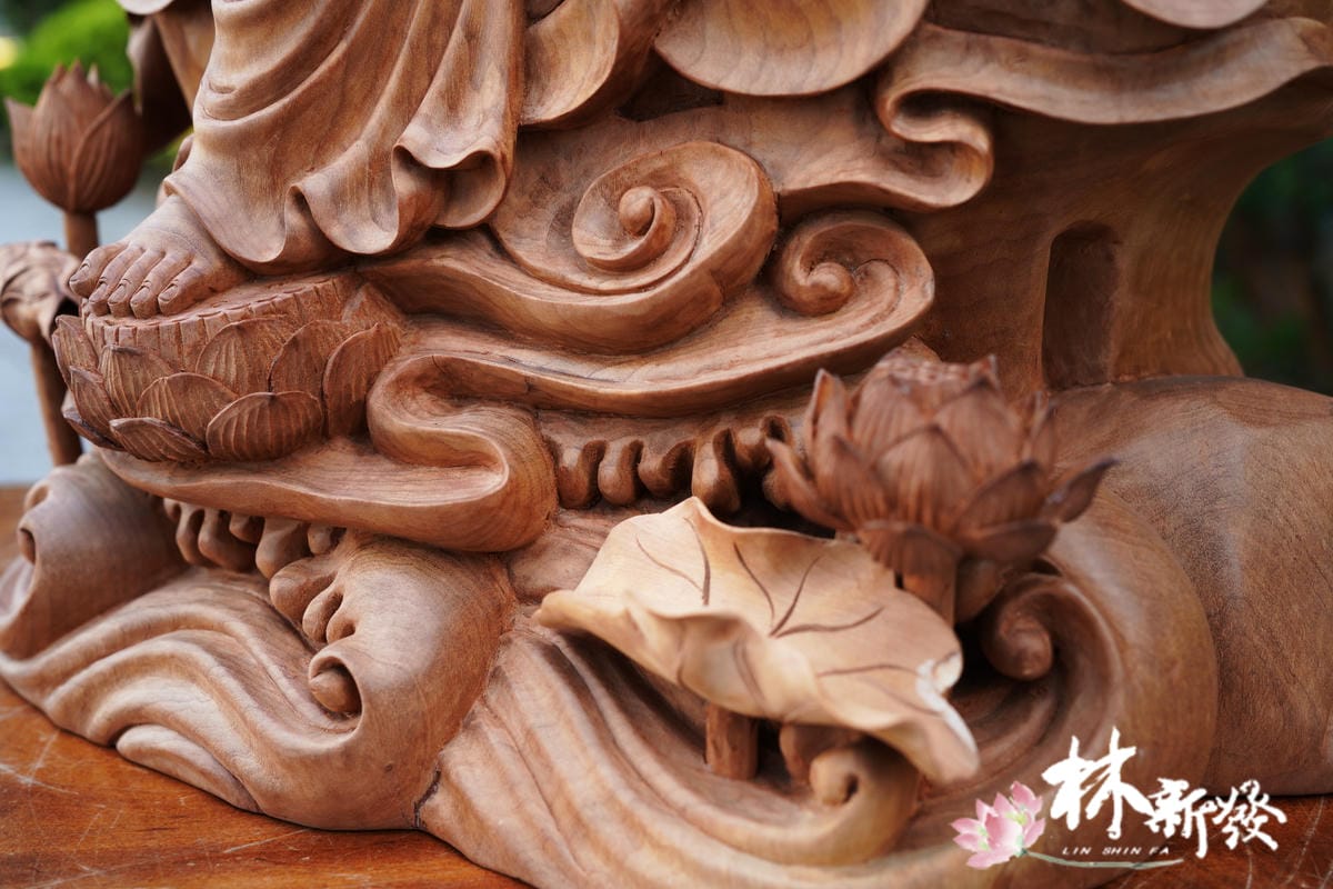 新發神藝-百式觀音(觀自在尺六黃金檀．原色與白衣)