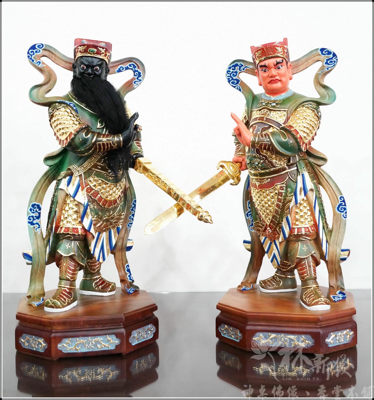 神像藝術-康趙元帥作品/玄天上帝護法(描金淡彩完成) 神像藝術-康趙元帥作品/玄天上帝護法(描金淡彩完成)