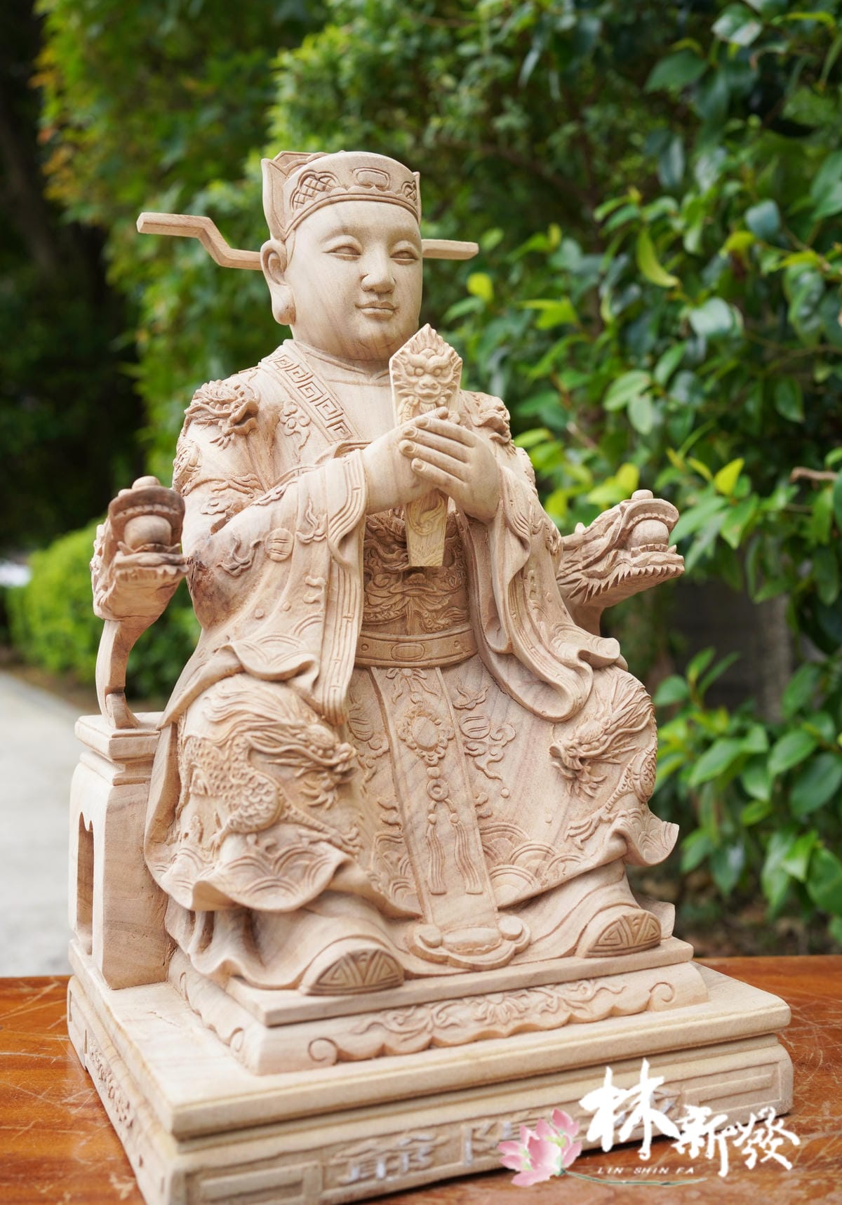 新發神藝-城隍爺．城隍夫人(尺三錦雕朝天．懷抱體)