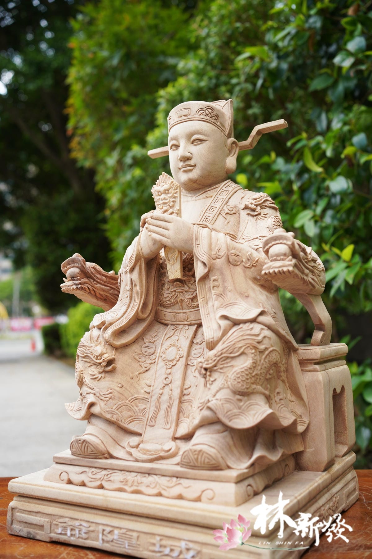 新發神藝-城隍爺．城隍夫人(尺三錦雕朝天．懷抱體)