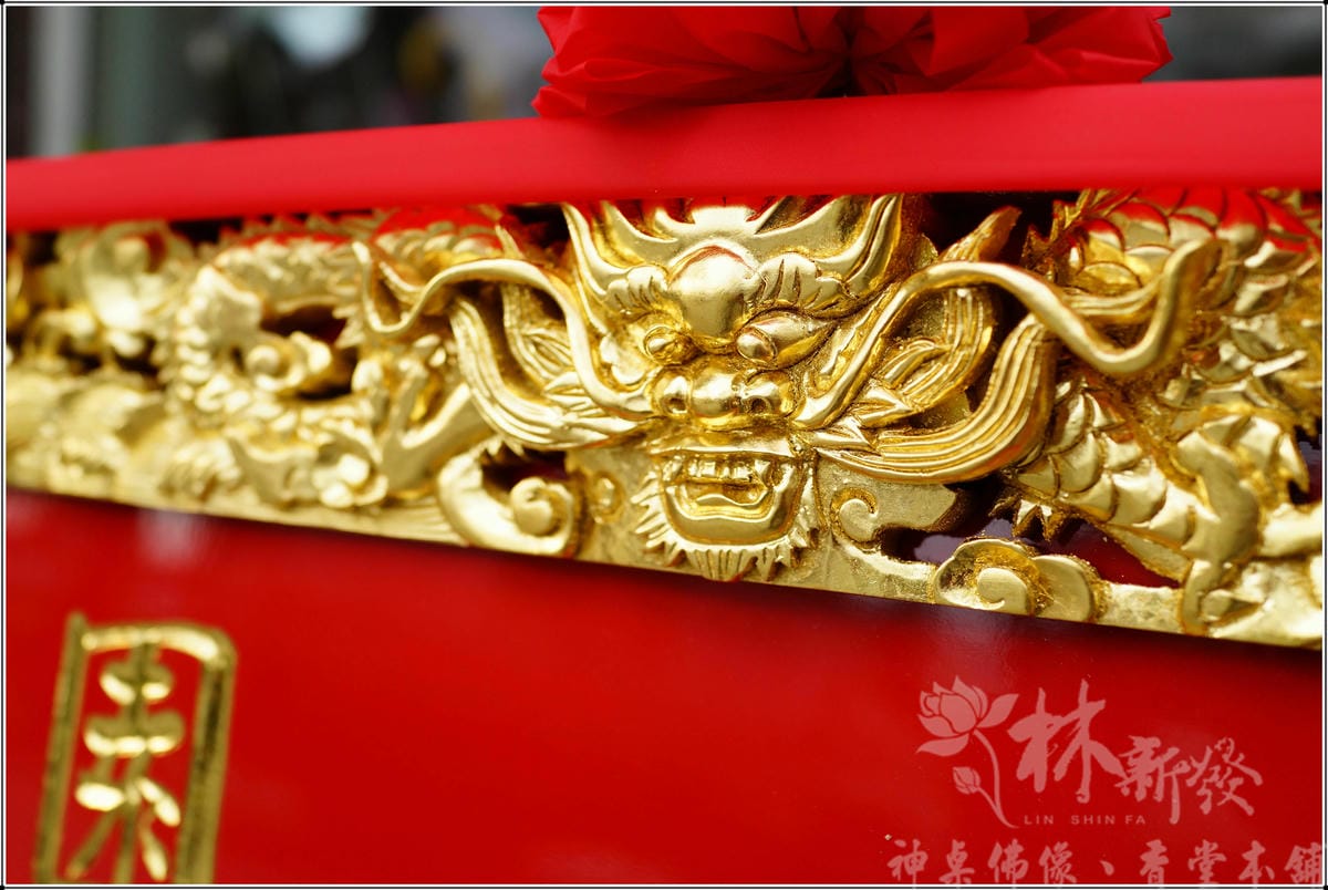 宮匾-雙龍拱護/至高九龍。藝術作品（五尺八檜木全實木雕刻）