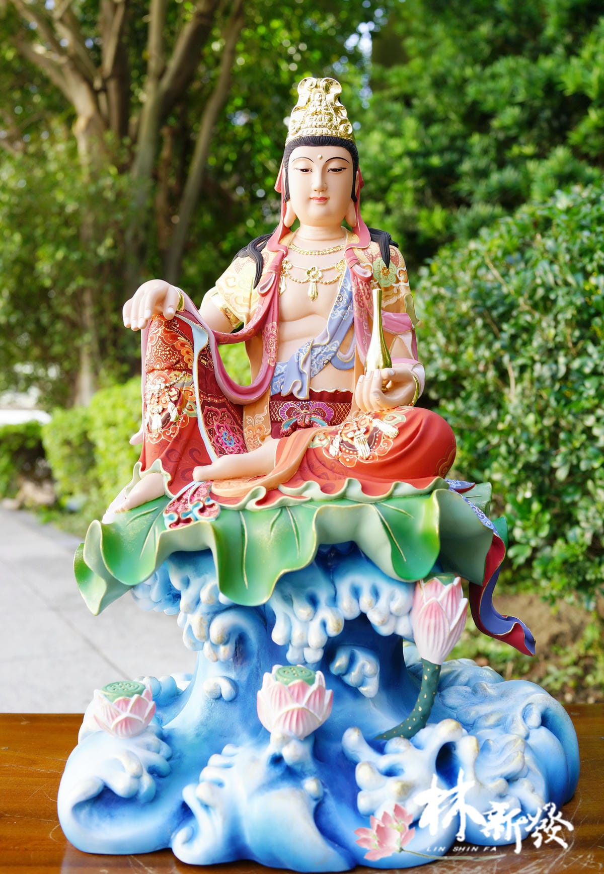 細彩南式自在觀音-001.JPG