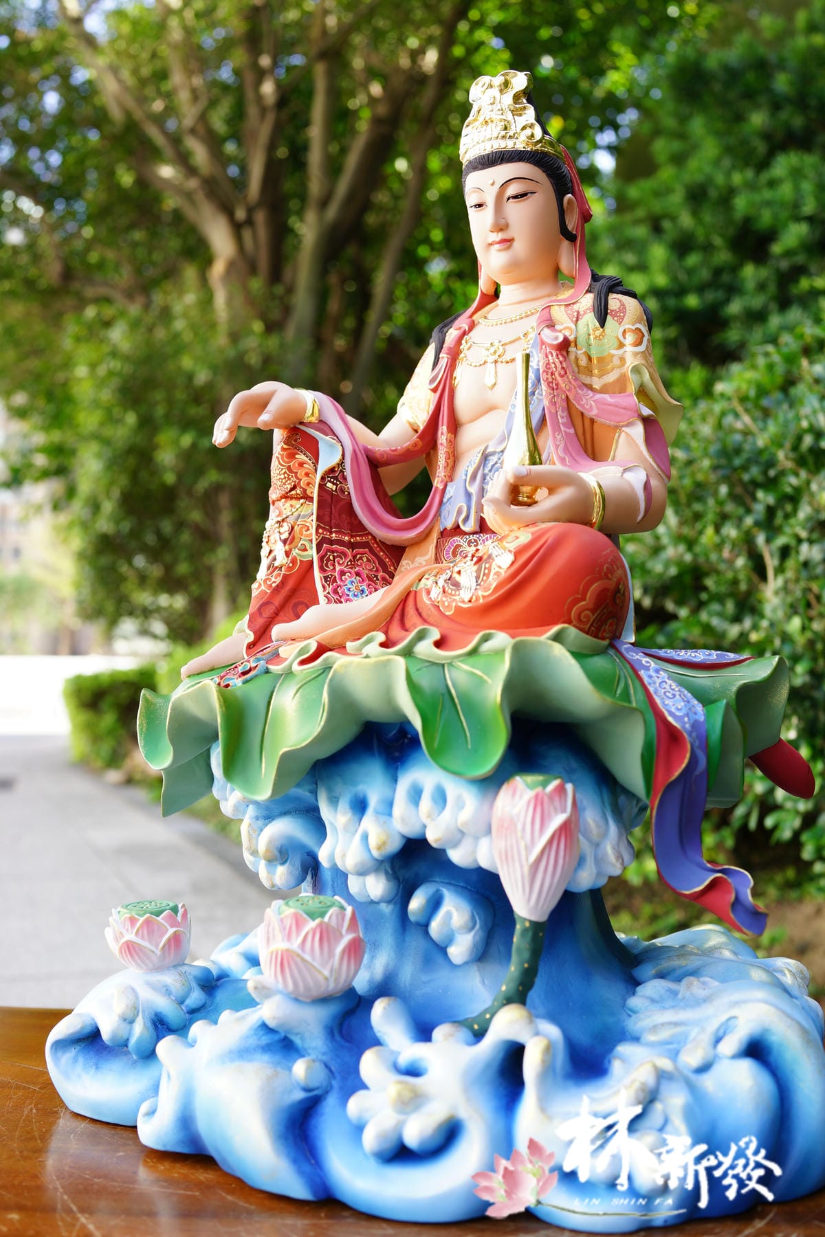 細彩南式自在觀音-002.JPG
