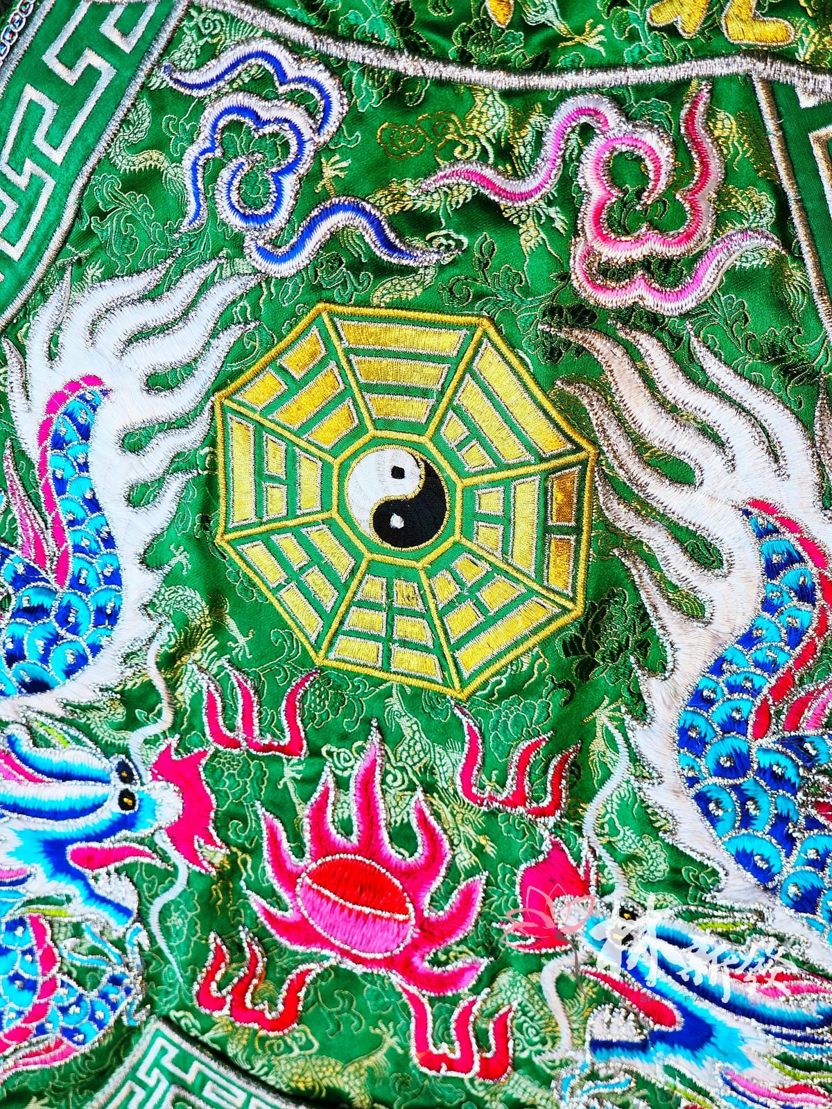 新發繡品-肚兜龍虎裙(藍底金龍虎．綠底彩龍)