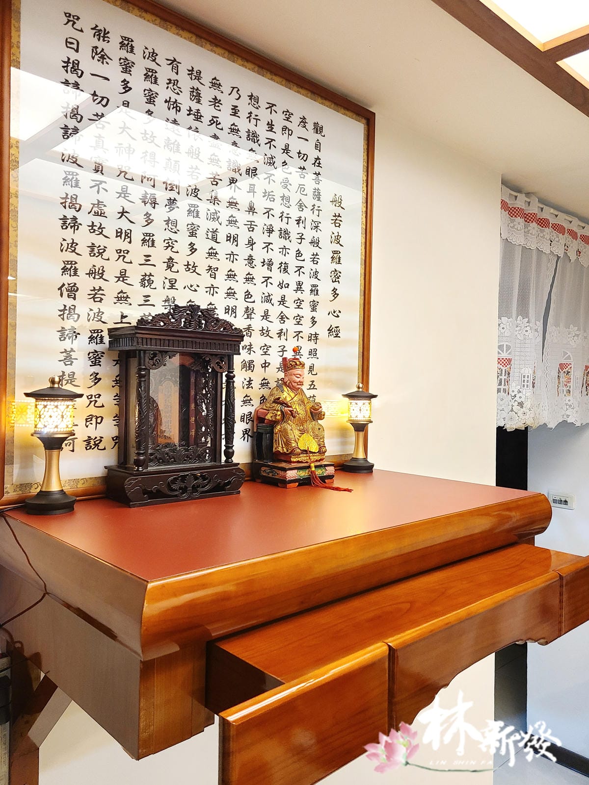 吊掛式半櫥神桌-三種規格(面寬二尺二．二尺九．三尺半)