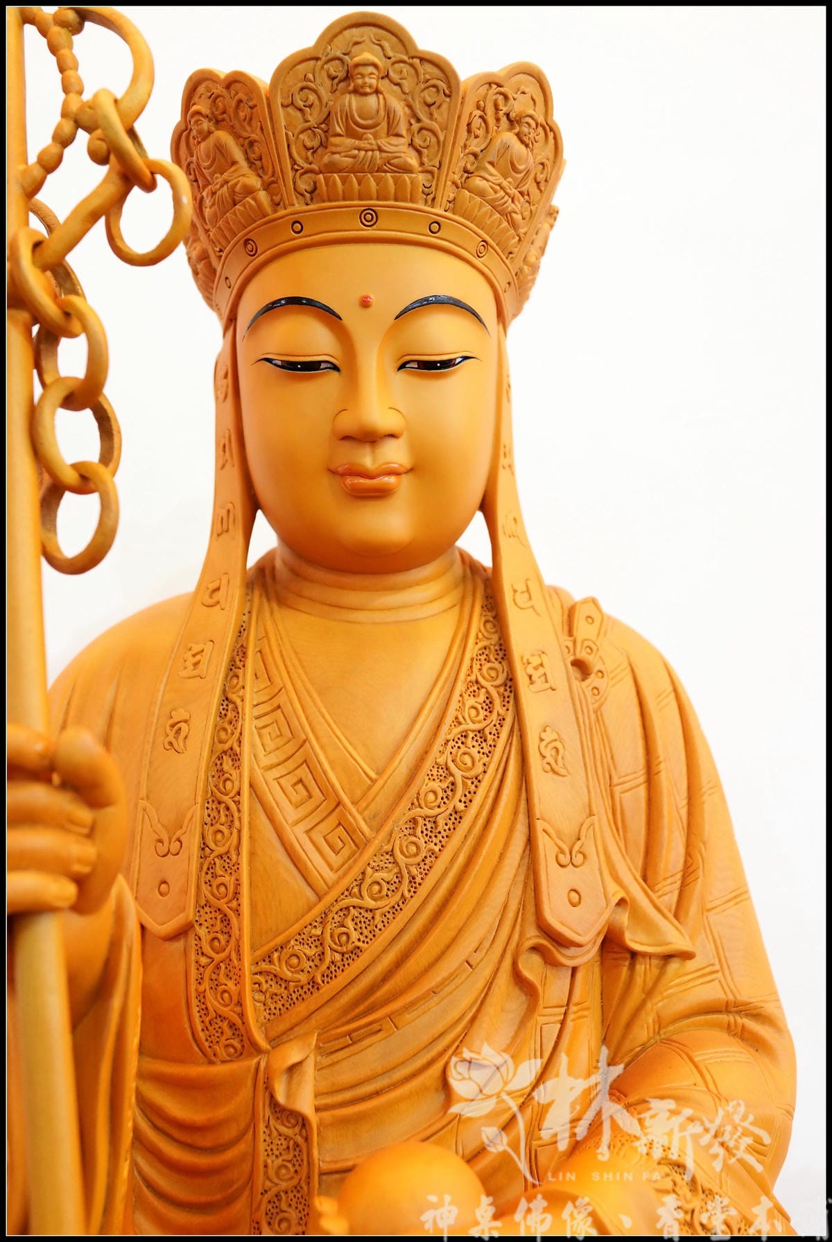 地藏王菩薩神佛藝術（台灣檜木帶騎地聽一體雕刻創作）-90公分