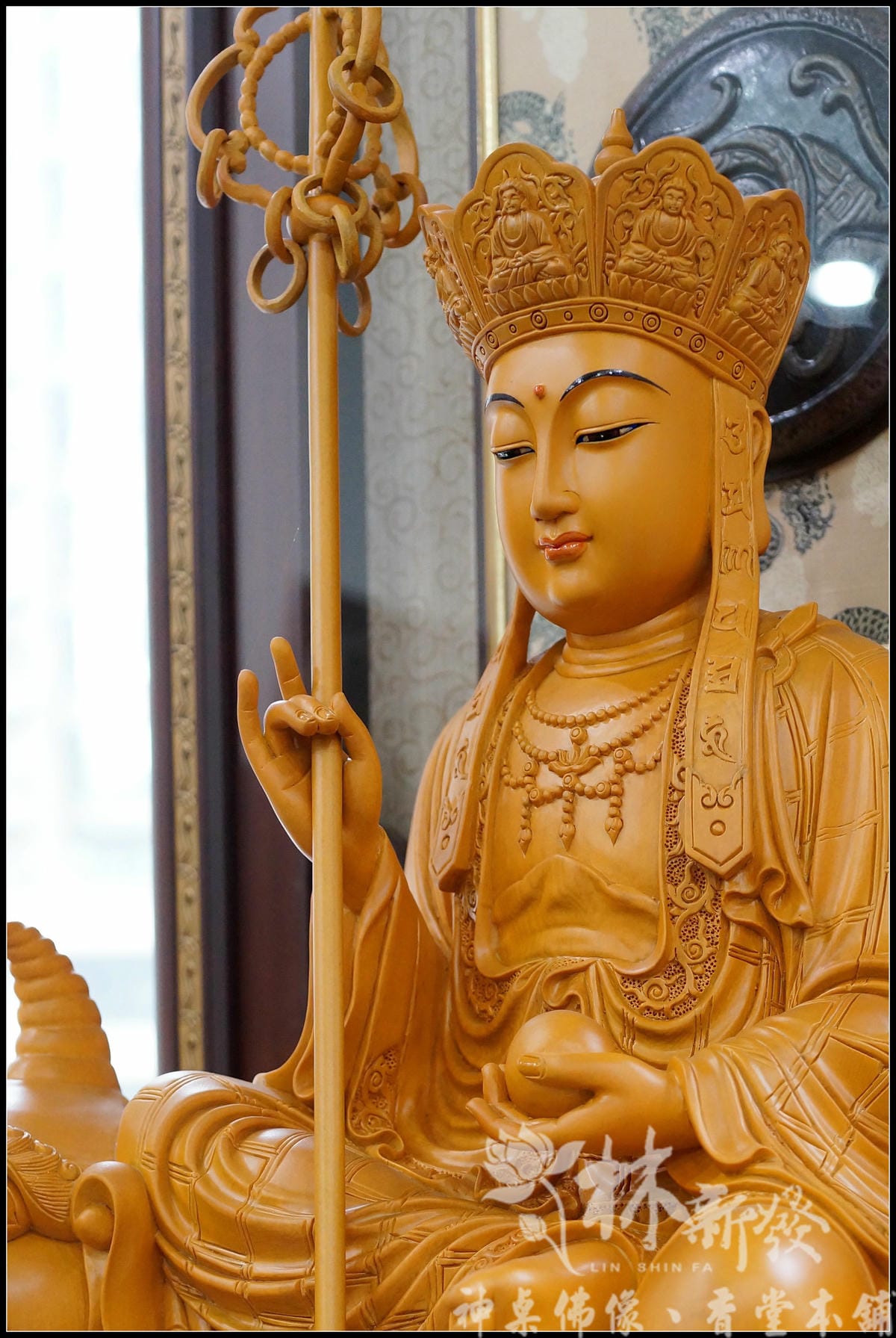 地藏王菩薩神佛藝術（台灣檜木帶騎地聽一體雕刻創作）-90公分