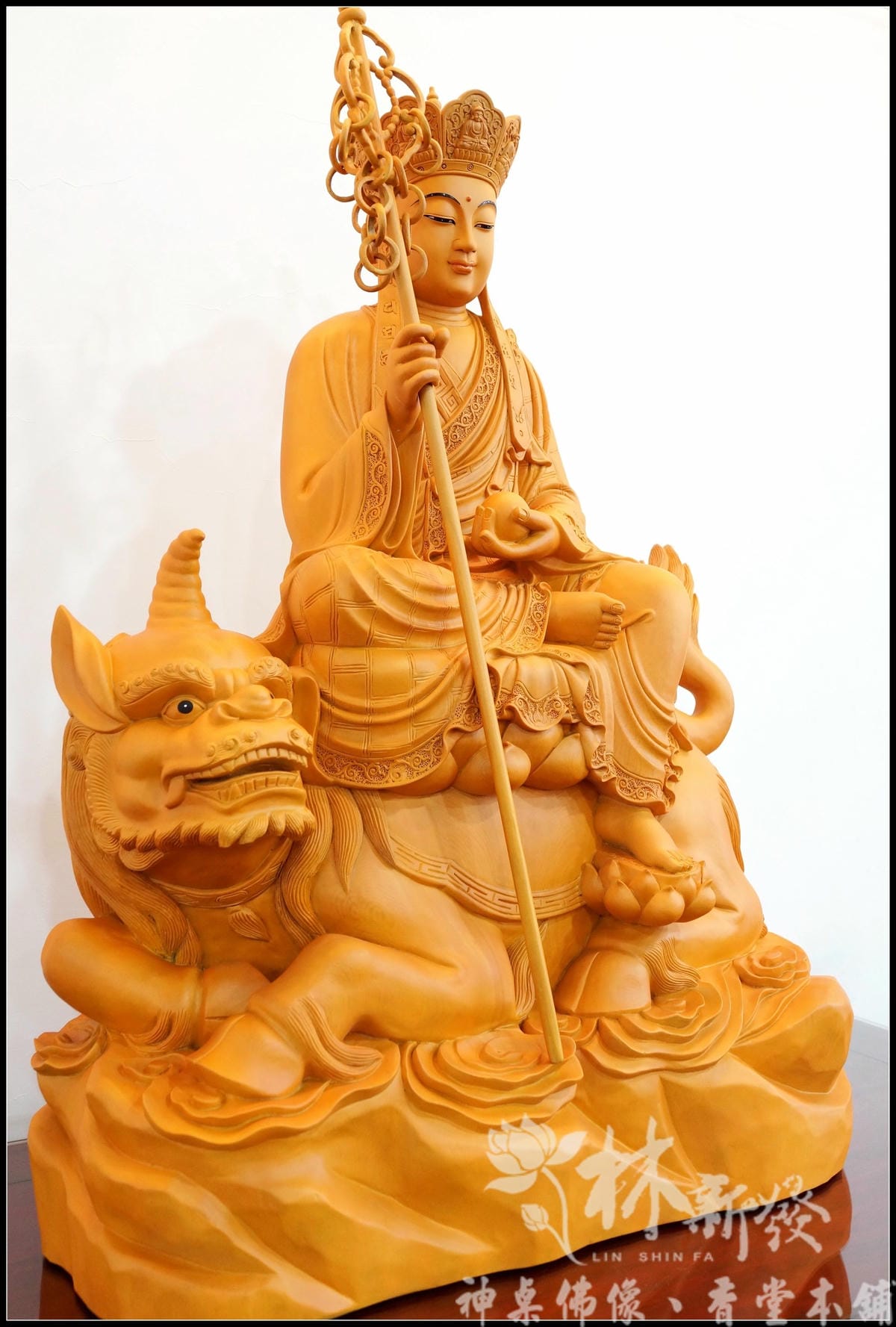 地藏王菩薩神佛藝術（台灣檜木帶騎地聽一體雕刻創作）-90公分