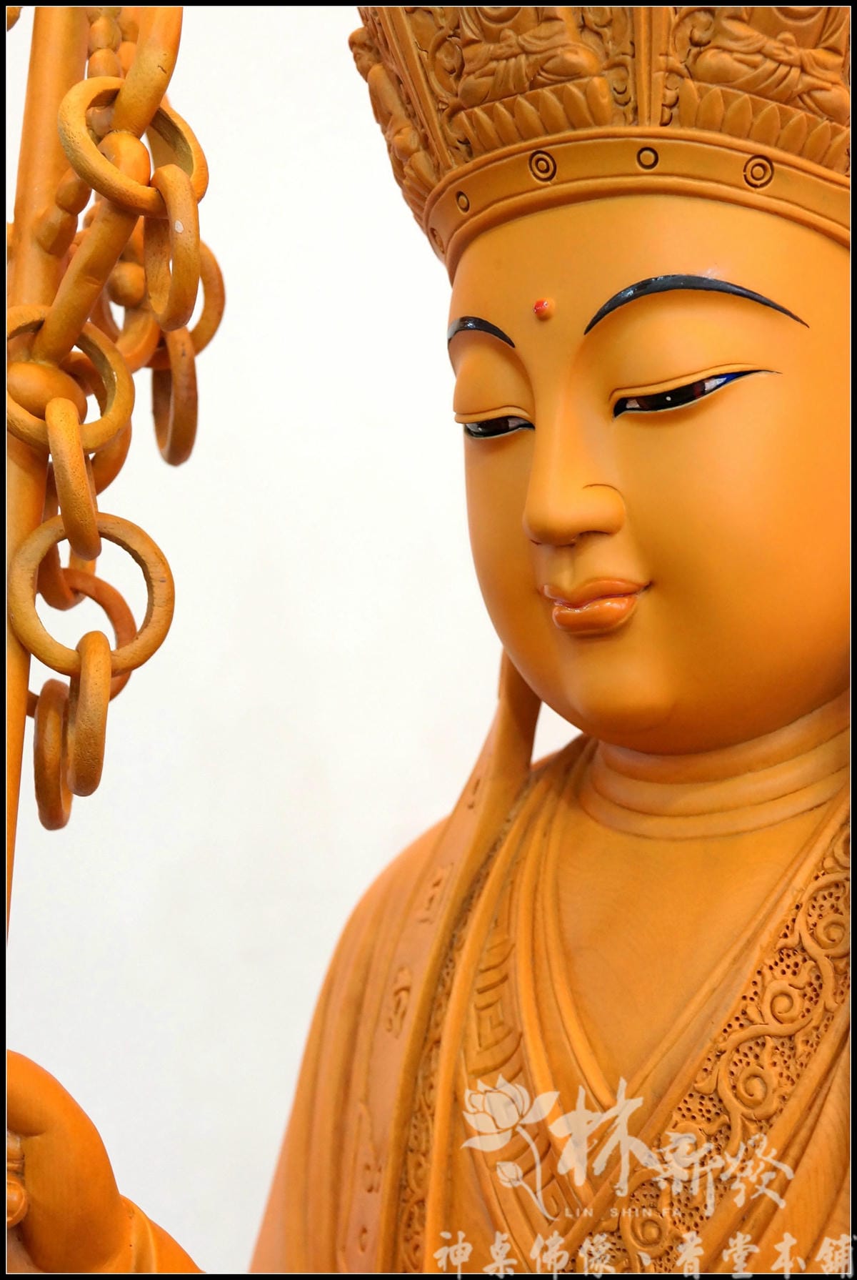 地藏王菩薩神佛藝術（台灣檜木帶騎地聽一體雕刻創作）-90公分