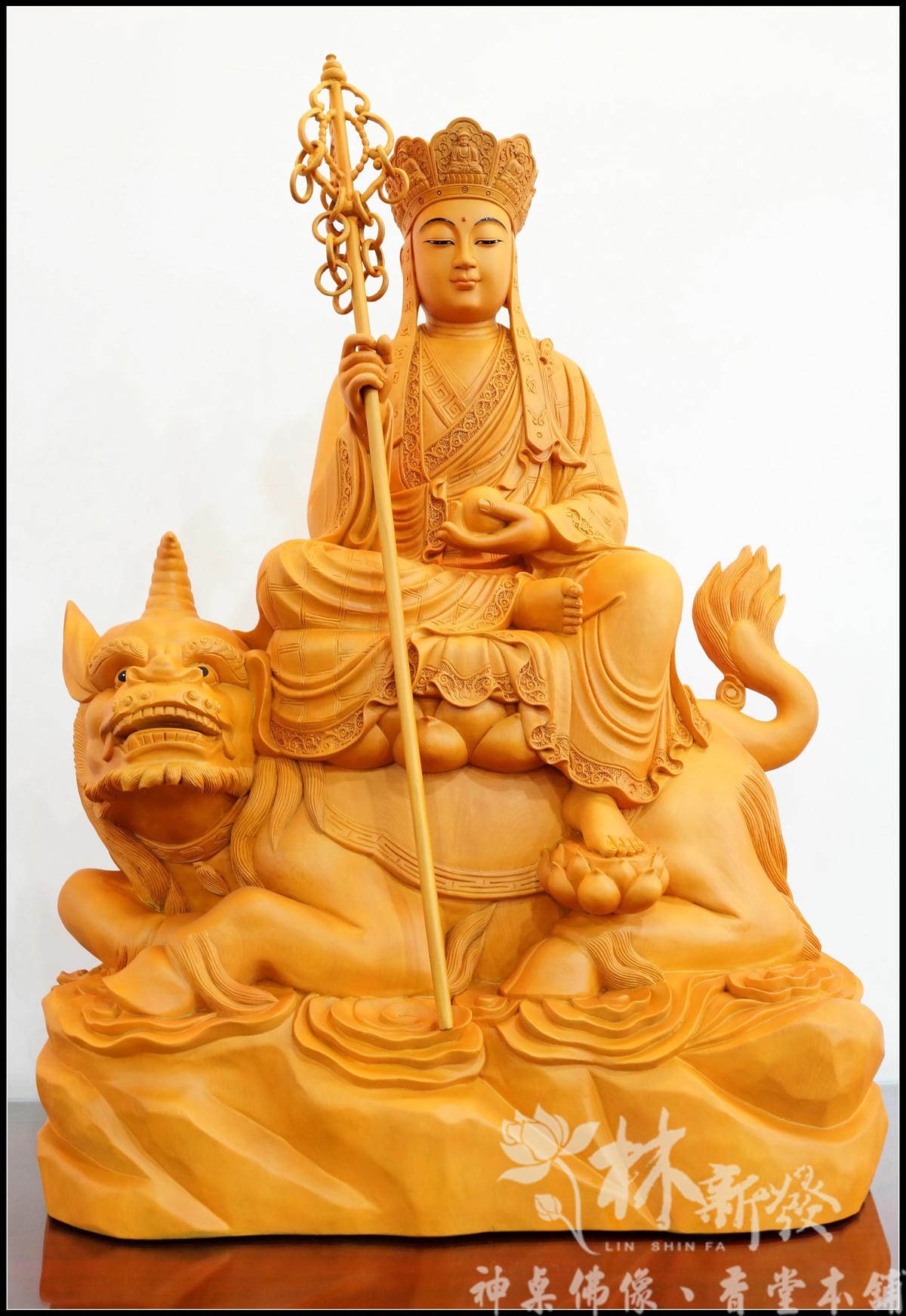 地藏王菩薩神佛藝術（台灣檜木帶騎地聽一體雕刻創作）-90公分