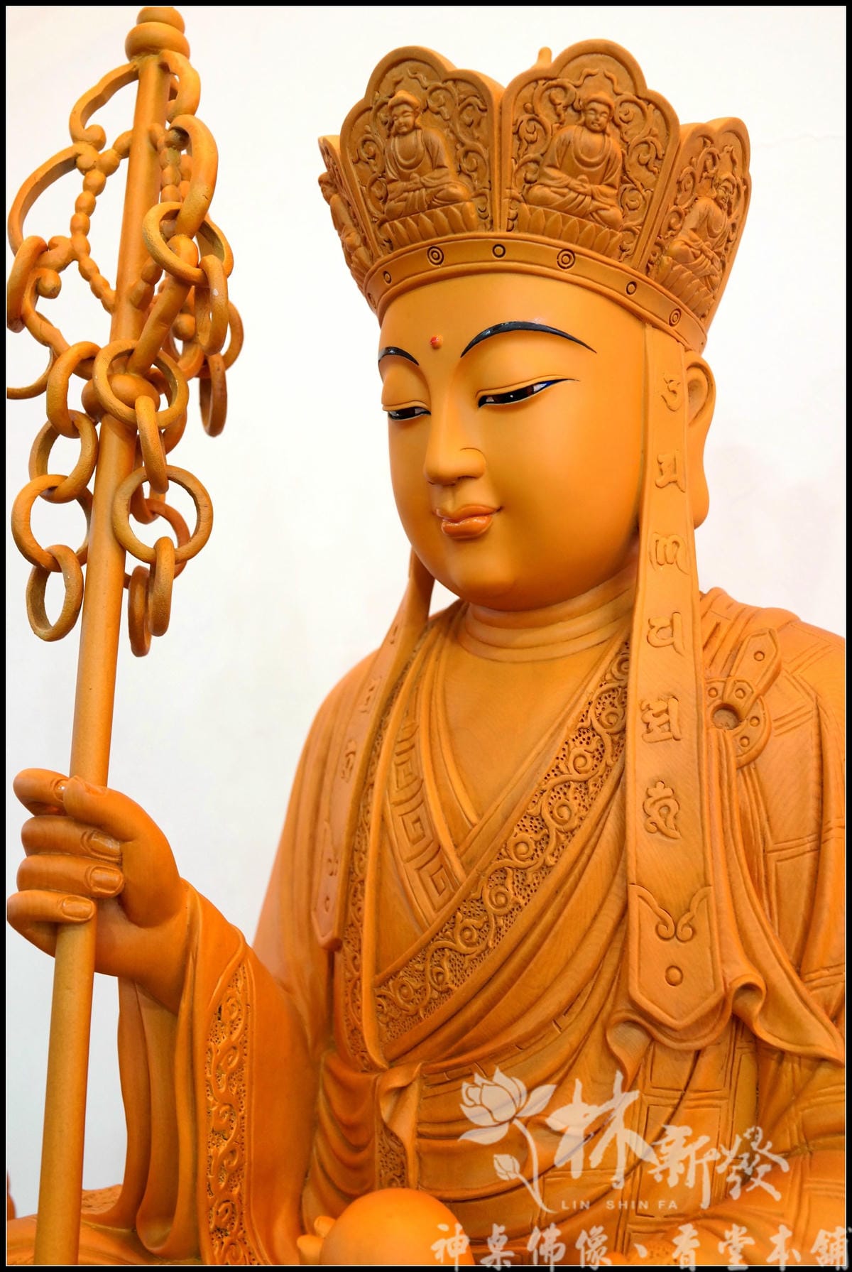 地藏王菩薩神佛藝術（台灣檜木帶騎地聽一體雕刻創作）-90公分