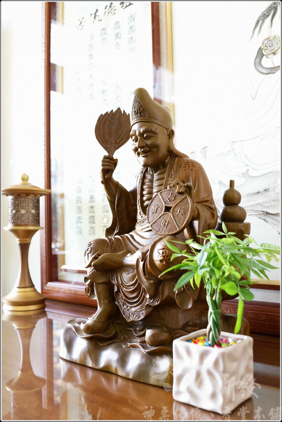 新發神藝-招財濟公(梢楠．綠檀．外圓內方招財進寶)