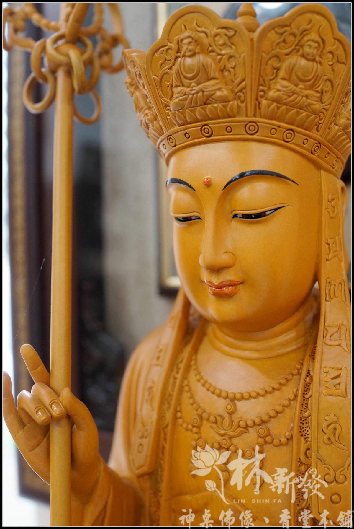 地藏王菩薩神佛藝術（台灣檜木帶騎地聽一體雕刻創作）-90公分