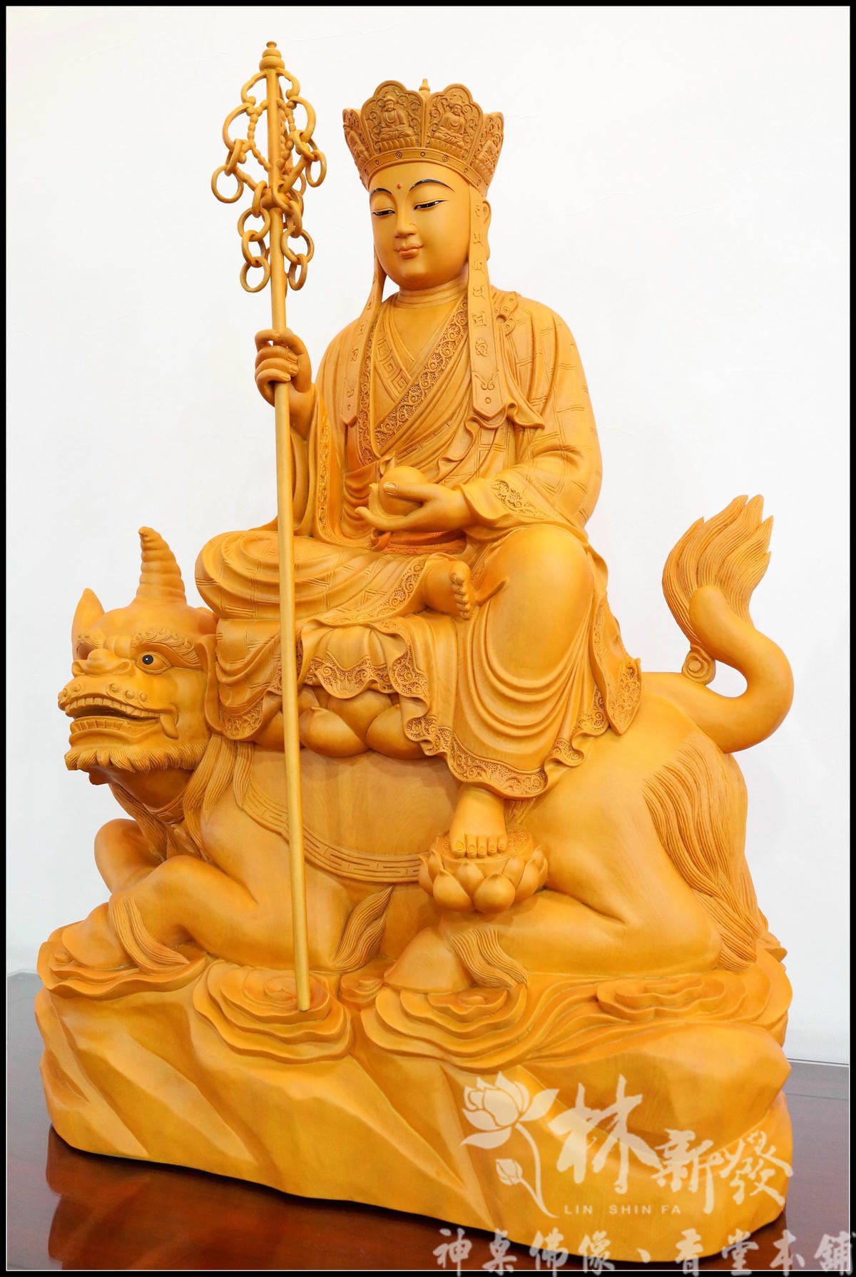 地藏王菩薩神佛藝術（台灣檜木帶騎地聽一體雕刻創作）-90公分