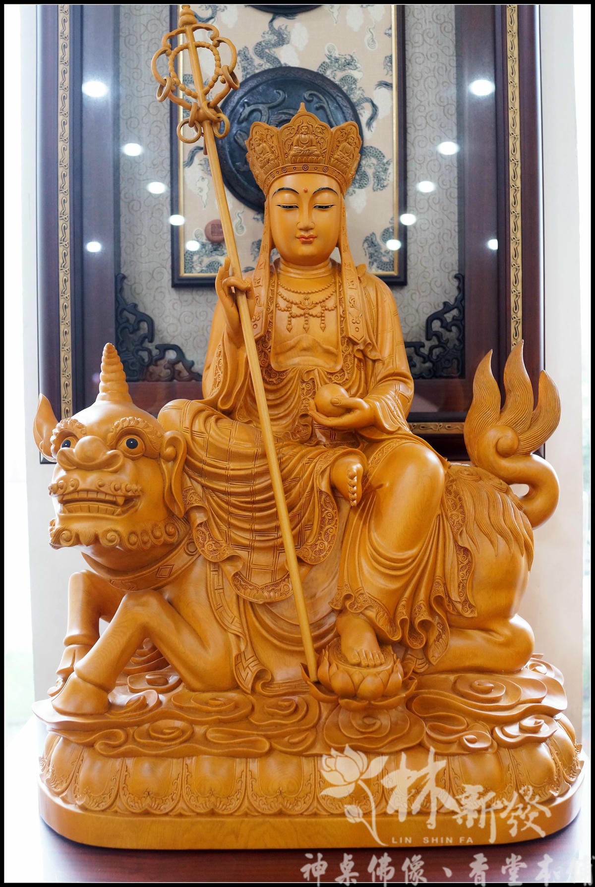 地藏王菩薩神佛藝術（台灣檜木帶騎地聽一體雕刻創作）-90公分