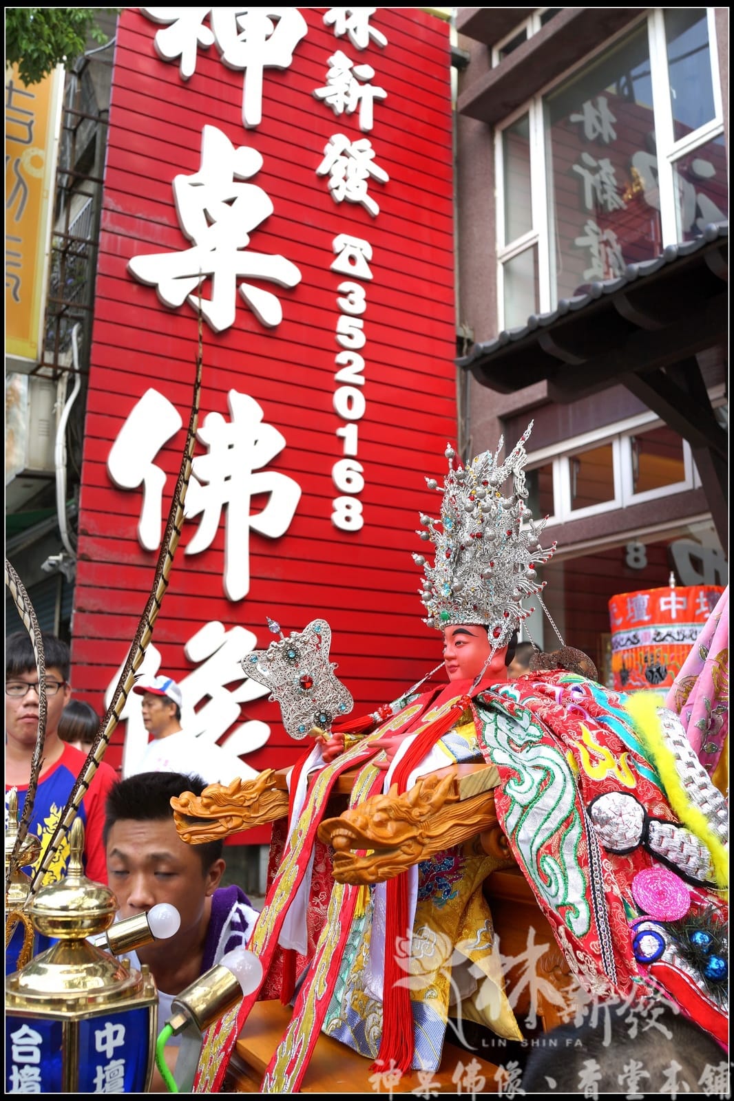 軟身黃龍袍衣.軟身紅底龍外袍 軟身黃神衣.軟身紅底龍袍