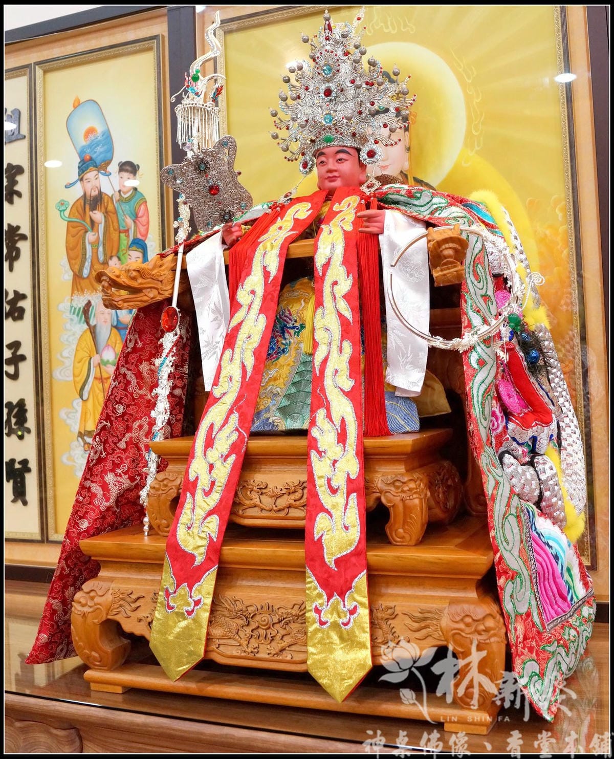 軟身黃龍袍衣.軟身紅底龍外袍 軟身黃神衣.軟身紅底龍袍