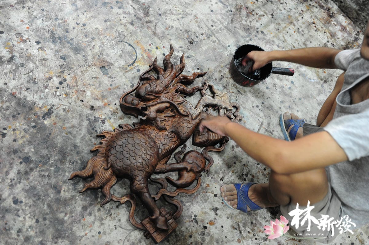林新發神桌-台灣手工生漆上漆中_016.JPG