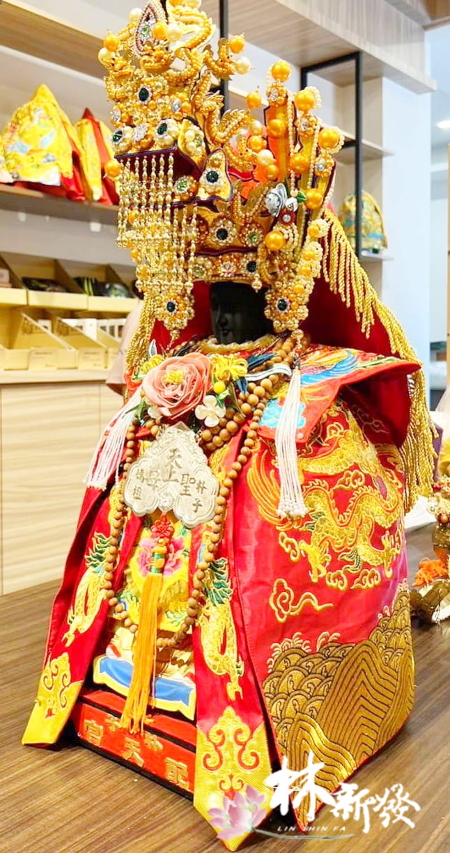 媽祖神衣-龍袍．龍鳳袍(日本金蔥線刺繡)