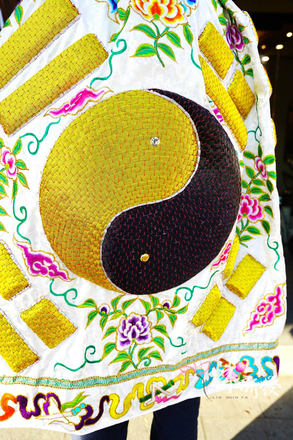 20250925-白色八卦袍-008.JPG 20250925-白色八卦袍-008.JPG