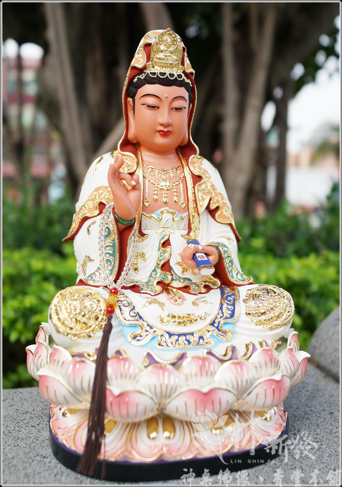 新發神藝再現金身-白衣觀音大士