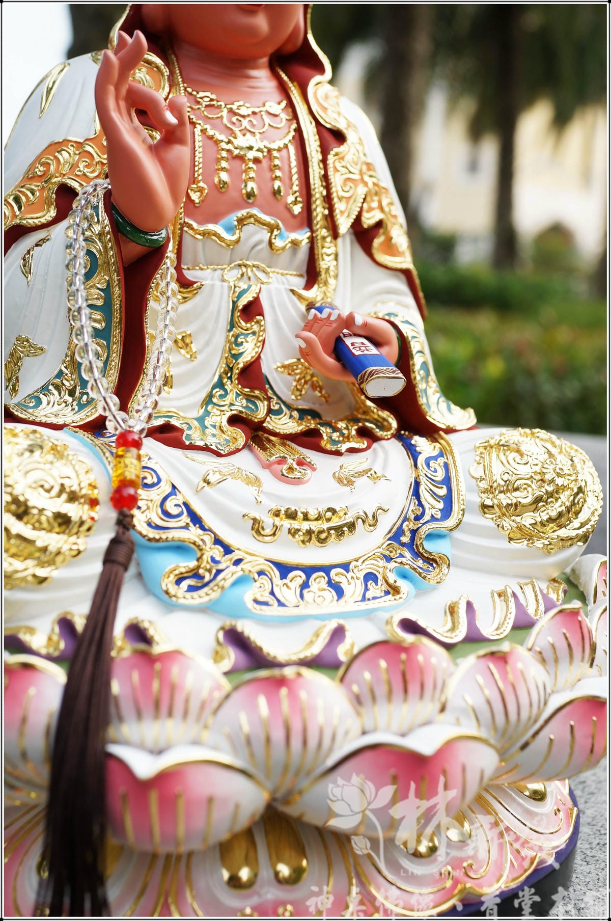新發神藝再現金身-白衣觀音大士