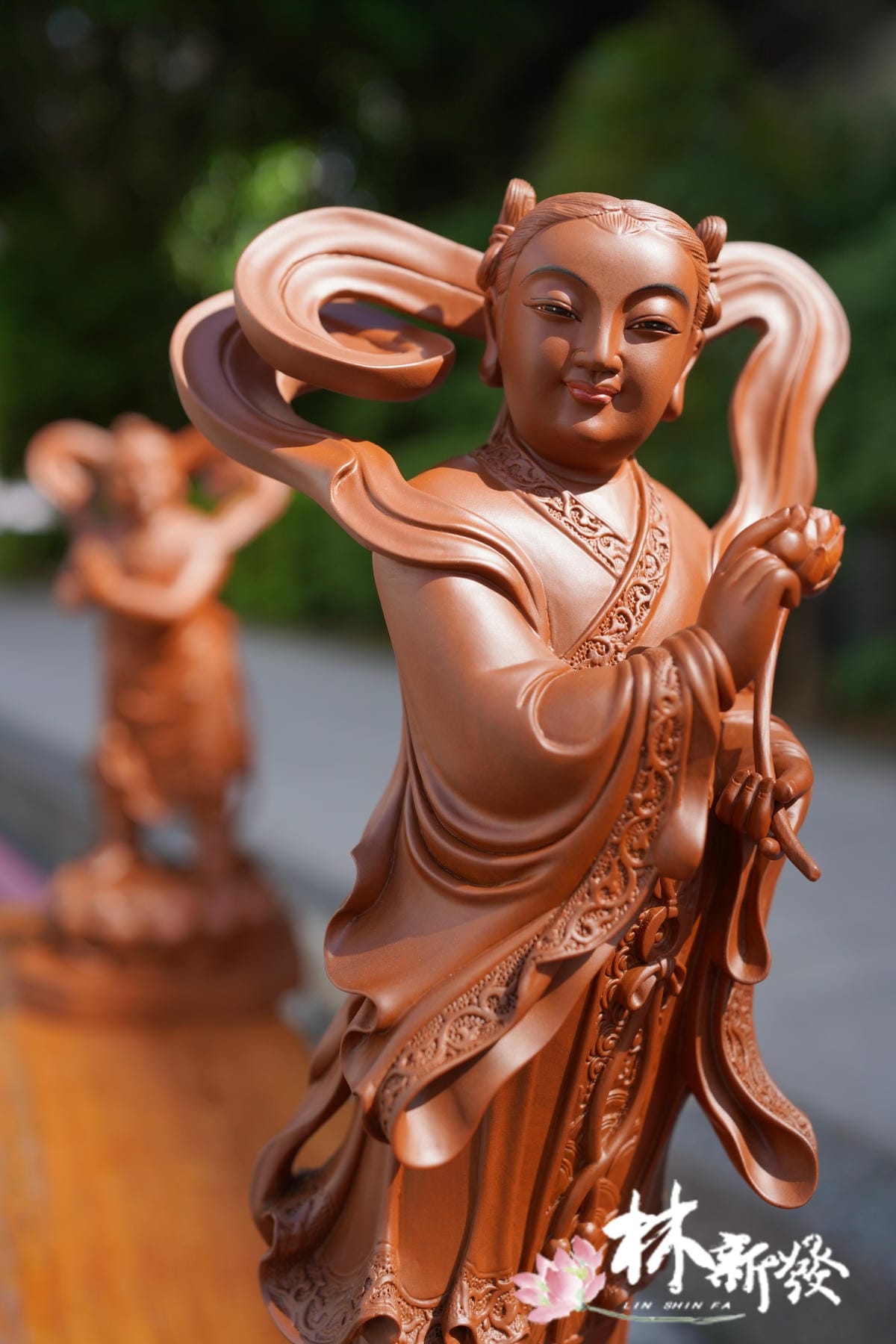 新發神藝-善財龍女(尺三,梢楠木藝術創作) 新發神藝-善財龍女(尺三,梢楠木藝術創作)