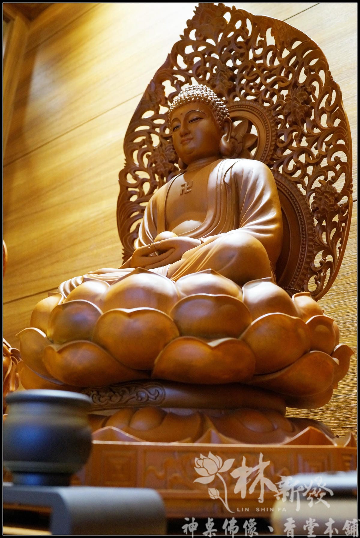華嚴三聖藝術作品（現代禪風佛堂。一花一世界/一葉一如來）