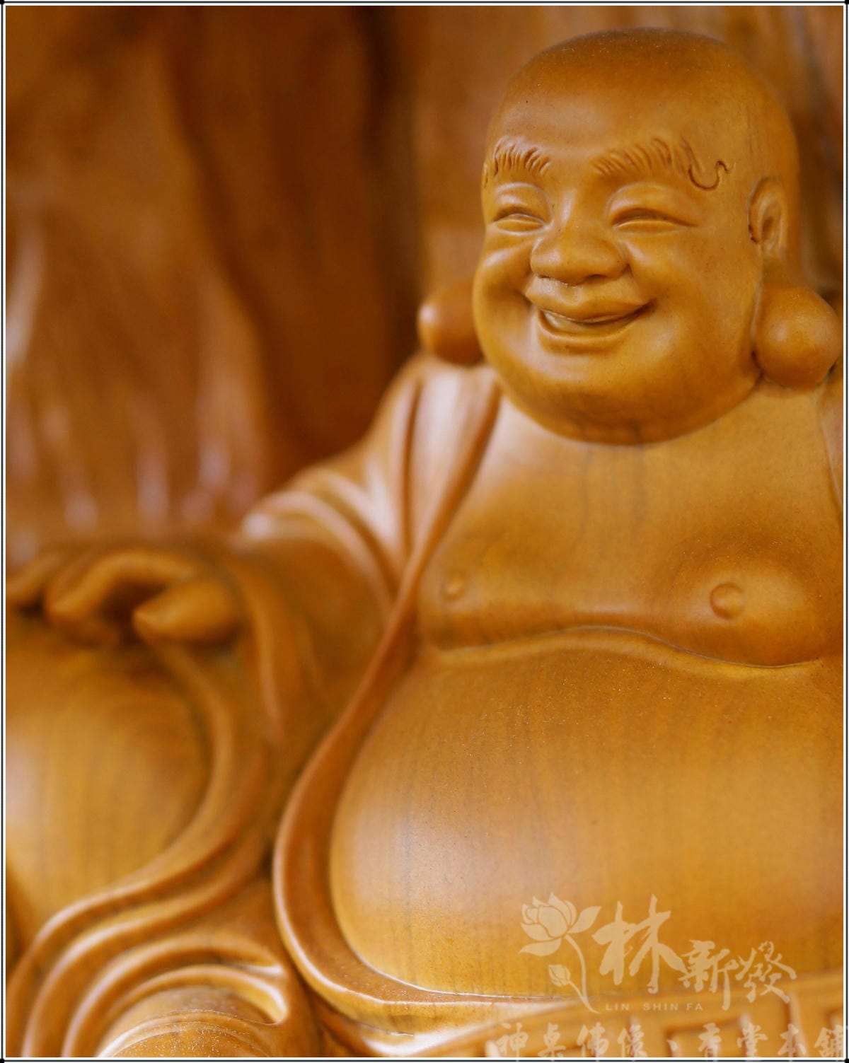 新發神藝-十八路彌勒財神．穩坐連發(台灣檜木128公分高)