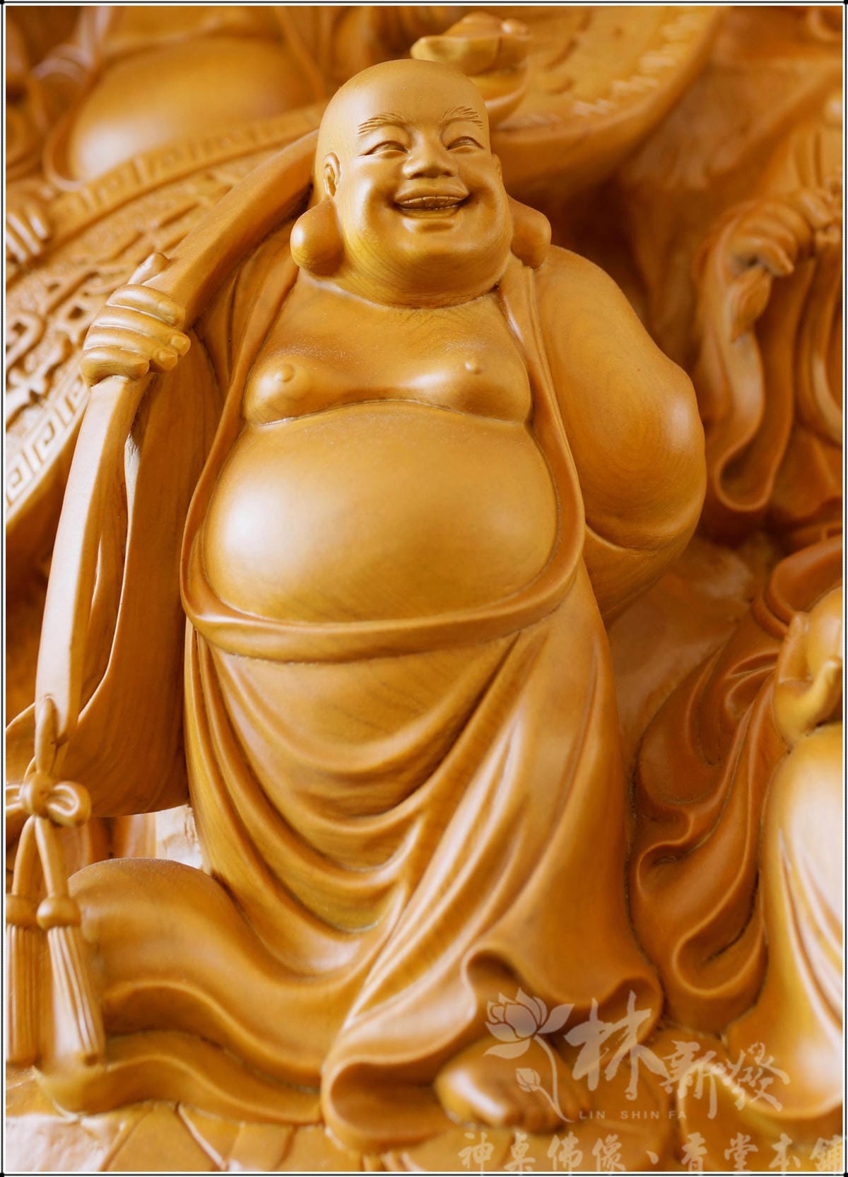 新發神藝-十八路彌勒財神．穩坐連發(台灣檜木128公分高)