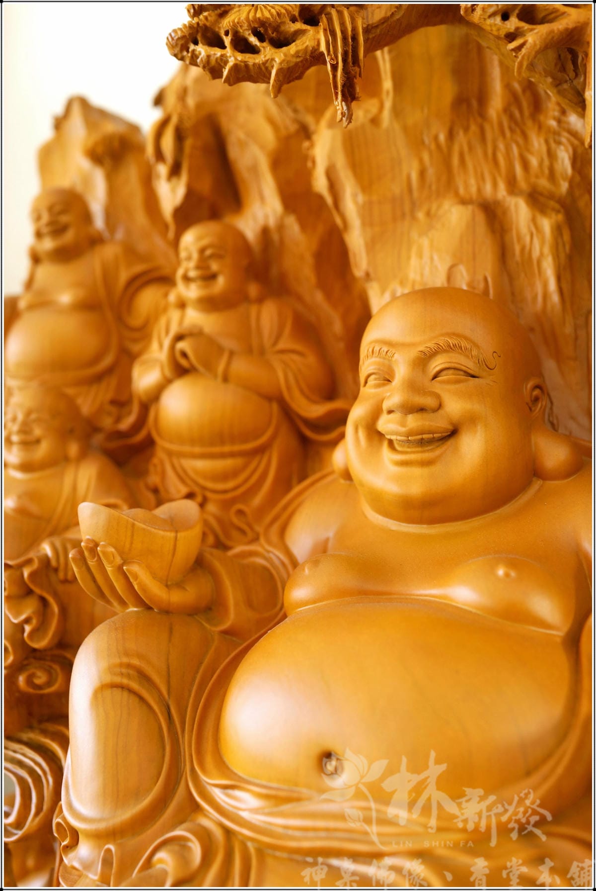 新發神藝-十八路彌勒財神．穩坐連發(台灣檜木128公分高)