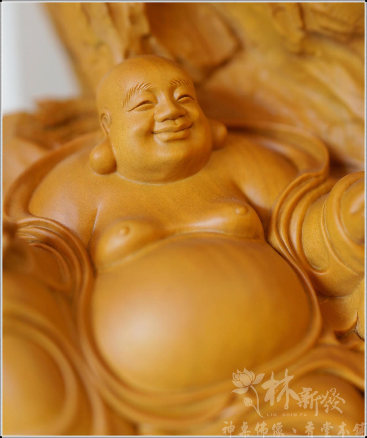 新發神藝-十八路彌勒財神．穩坐連發(台灣檜木128公分高)
