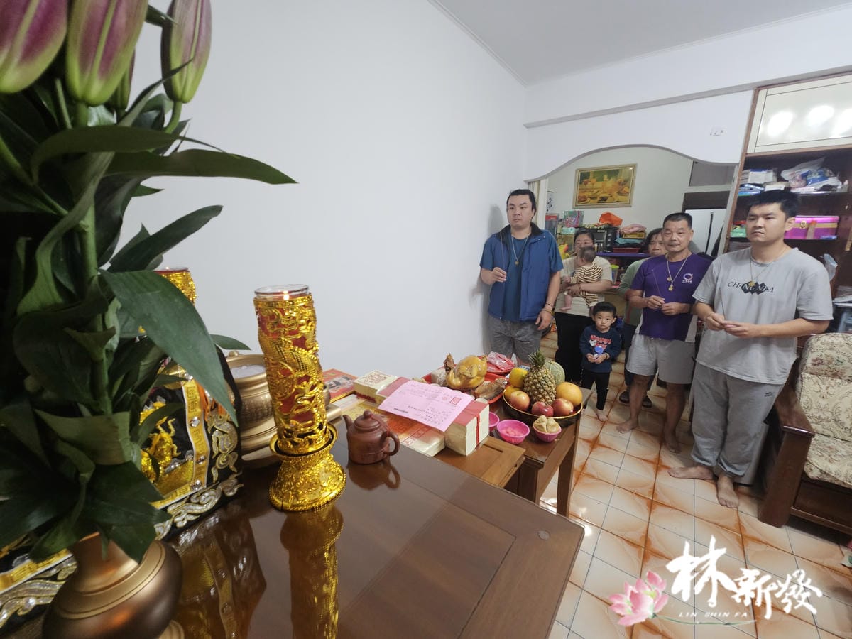 2023年的上帝公南彩加黑檀椅_73.jpg