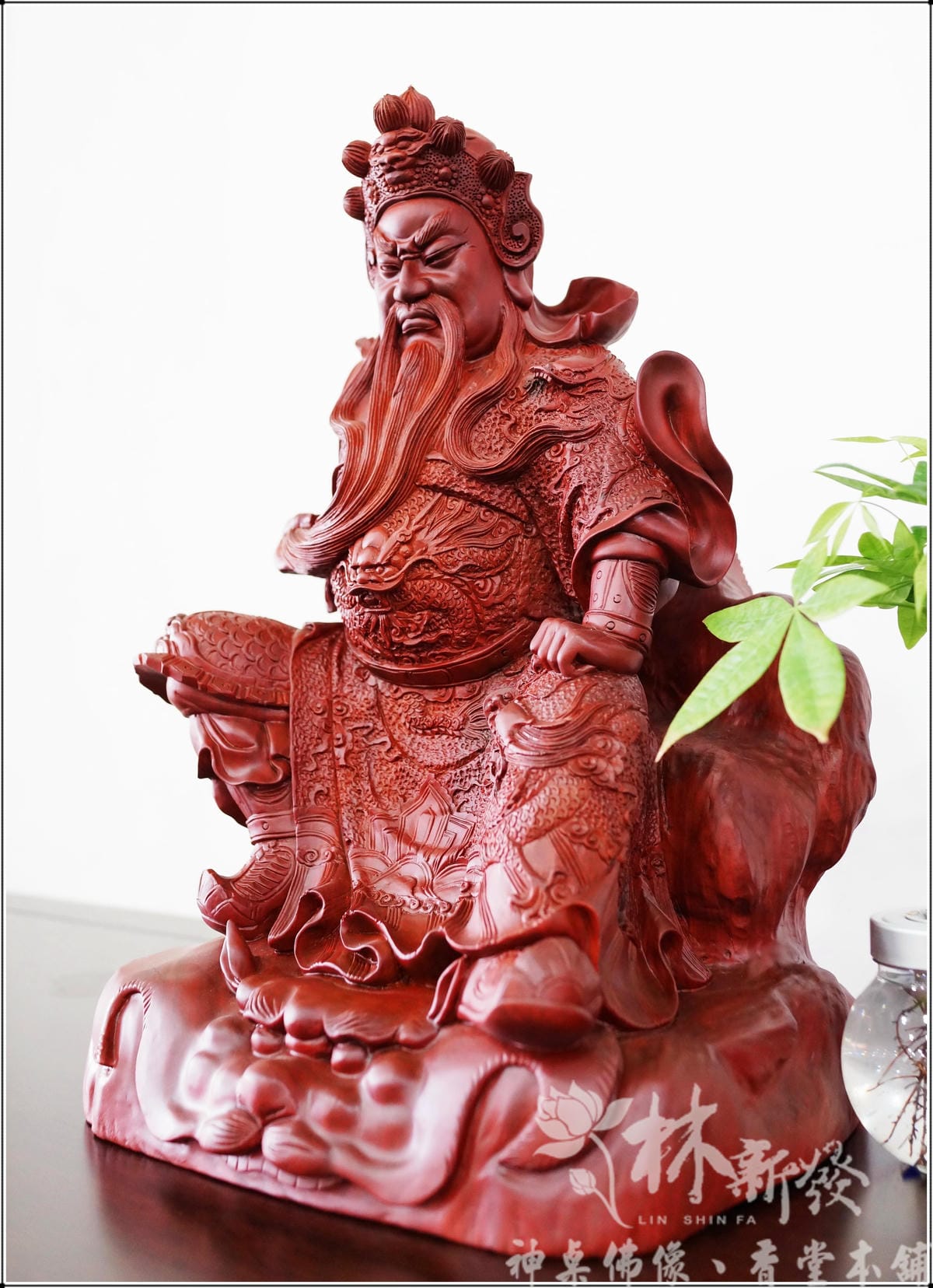 新發神藝-關聖帝君/雄霸一方(二尺二紅檀木加寬作品)