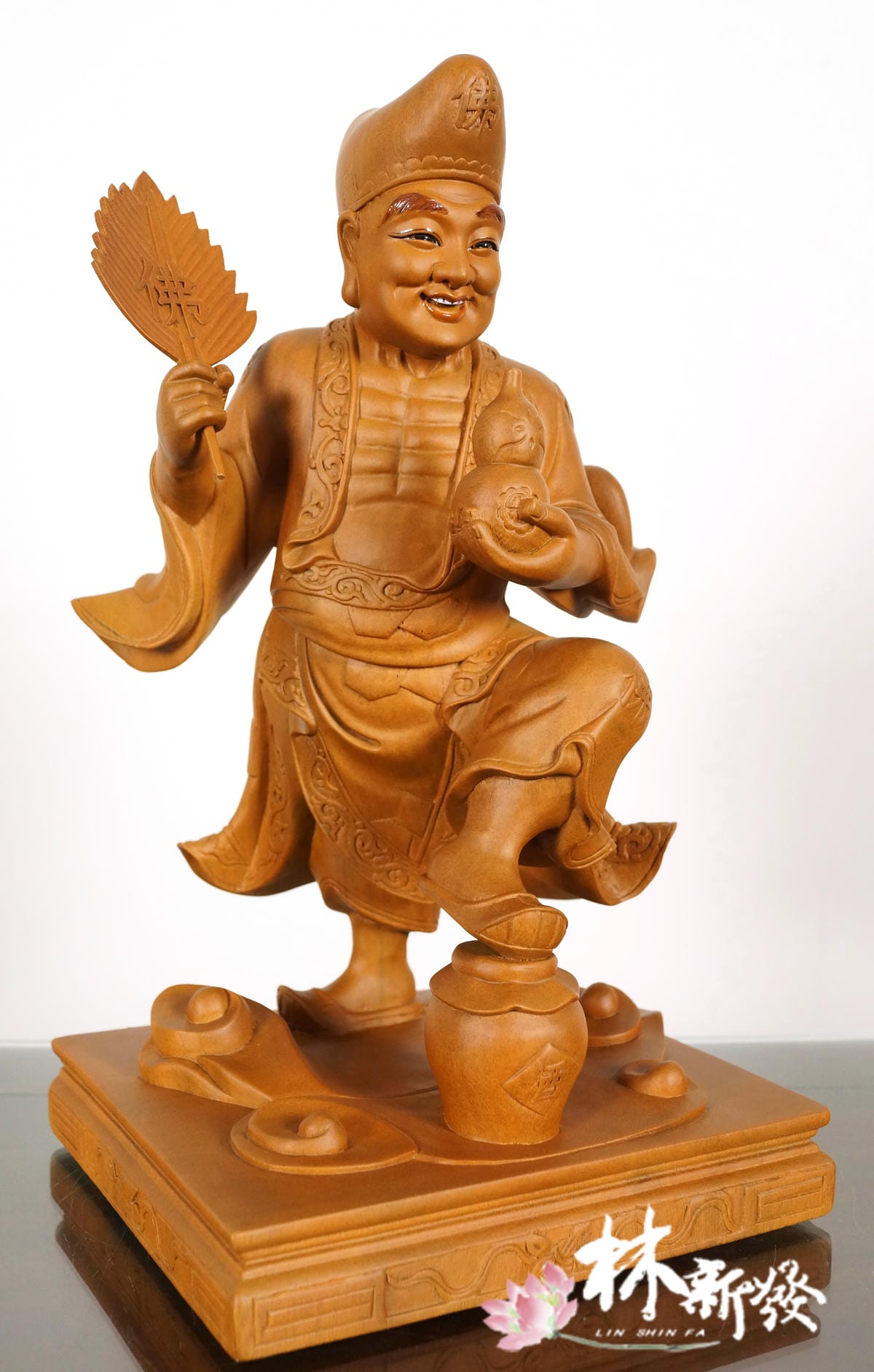 濟公禪師作品(尺三站姿樟木)-004.JPG 濟公禪師作品(尺三站姿樟木)-004.JPG