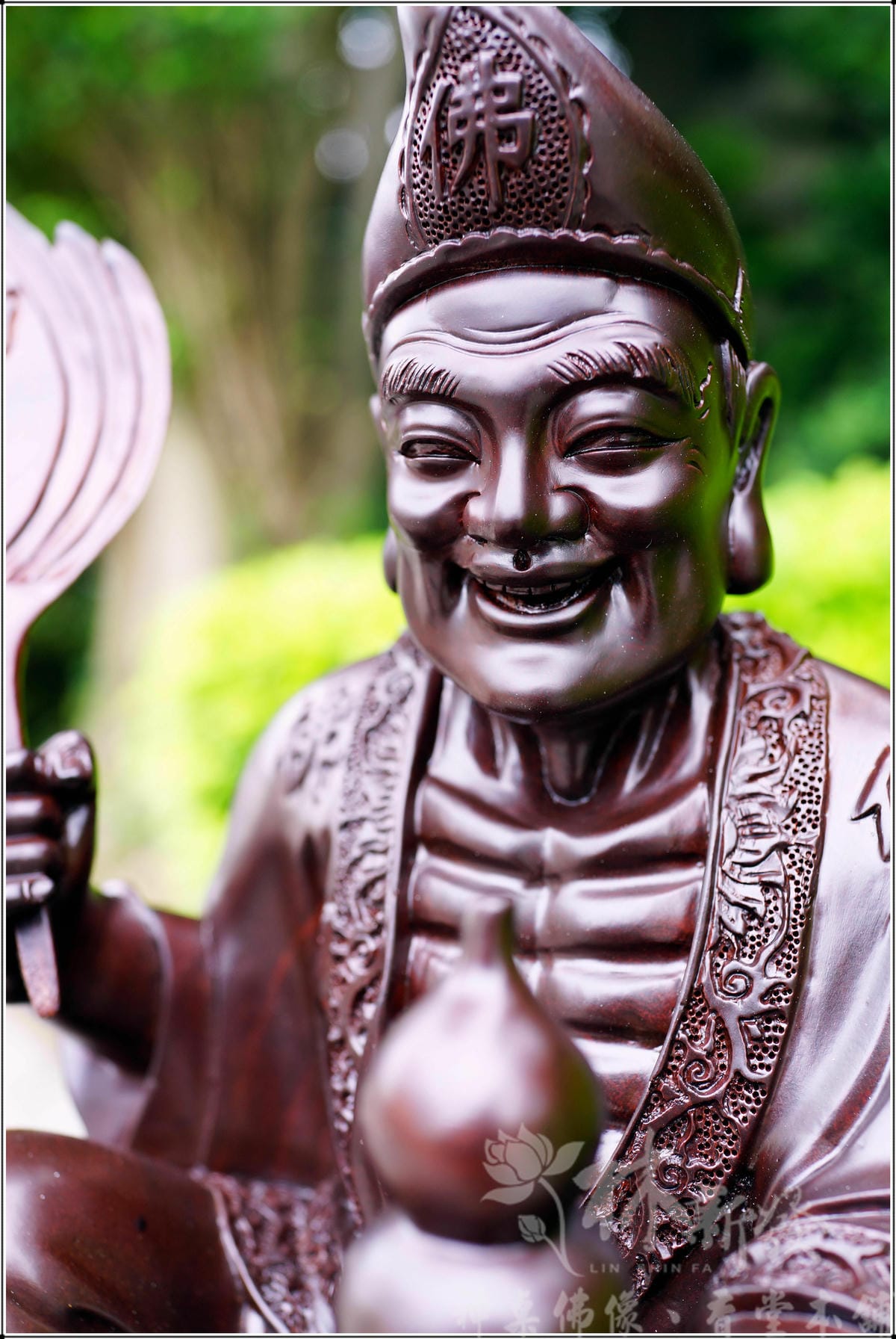 神發神藝-濟公禪師/濟公活佛(黑檀與綠檀的精雕創作)
