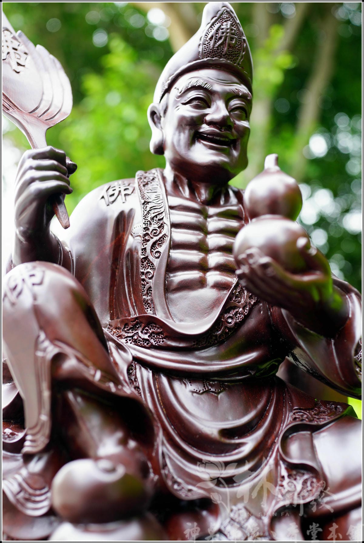 神發神藝-濟公禪師/濟公活佛(黑檀與綠檀的精雕創作)