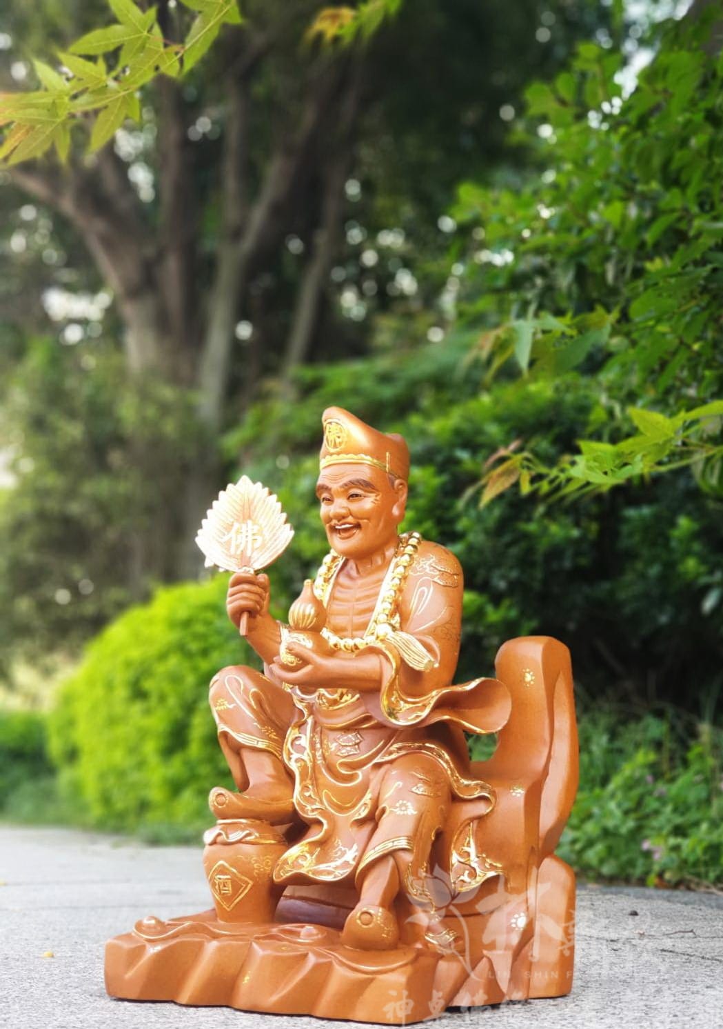 新發神藝-喜樂濟公禪師(描金藝術作品分享．在店中等有緣人)