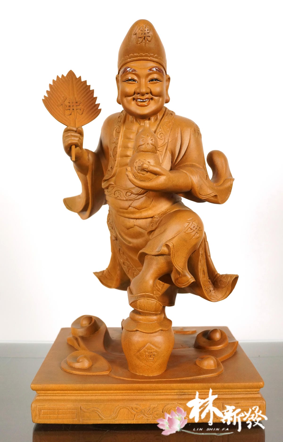濟公禪師作品(尺三站姿樟木)-003.JPG 濟公禪師作品(尺三站姿樟木)-003.JPG